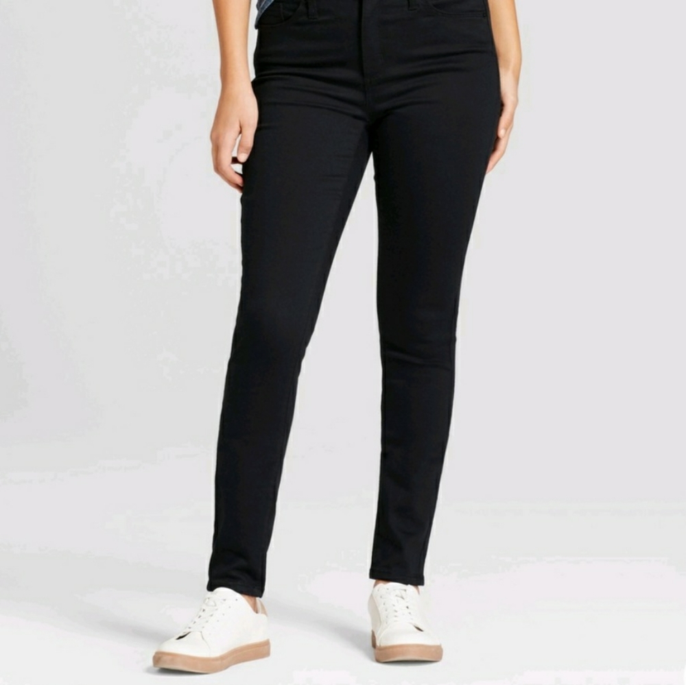 Universal Thread Target Black Jeans 055